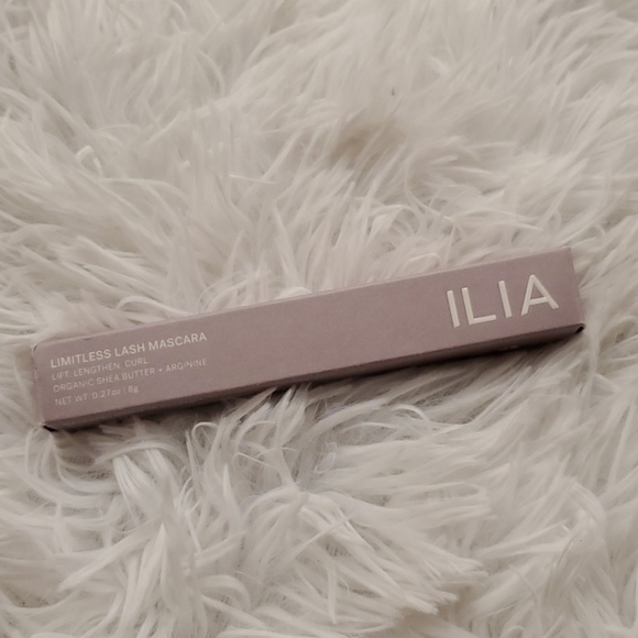 ILIA Limitless Lash Mascara - Picture 2 of 3